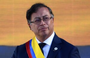Madaxweynaha Colombia oo sheegay in uu diyaar yahay dagaalka Donald Trump