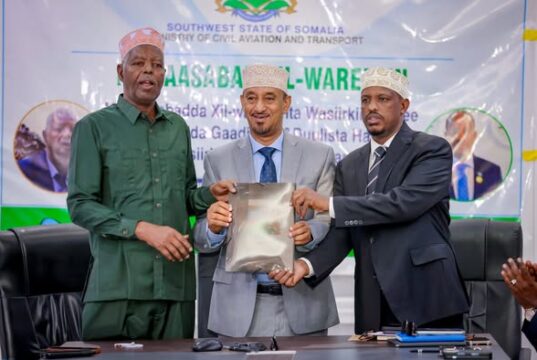 Sawiro;-Wasiirka Cusub ee Gaadiidka Cirka iyo Dhulka Koonfur Galbeed oo Si Rasmi ah Xilka Ula Wareegay Baydhabo