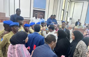 Maxaa ka dhex socda Aqalka Baarlamaanka oo maanta ciidamo dheeraad ah la geeyay?