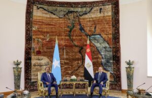 Madaxweyne Xasan Sheekh oo Qaahira kula kulmay dhiggiisa Masar