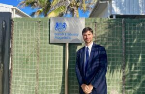 Ingiriiska oo Dowladda Federaalka & Mucaaradka ku bogaadiyay in ay sii wadaan wadahadalkooda