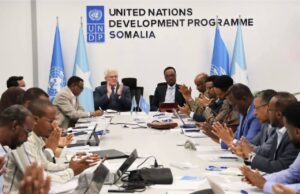 Sawiro;-Wasiirka Deegaanka KGS oo Muqdisho uga qeyb galay kulanka Guddiga Hagidda Mashruuca Adkaysiga Magaalooyinka iyo Dhaqaale Cagaaran