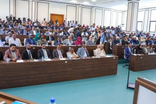 Xog:.Xildhibaanada BFS ee ka soo jeeda Jubbaland, Puntland iyo KGS oo shir ku yeelanaya Nairobi.