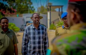 Sawiro;-Wasiirka Amniga Koonfur Galbeed oo Tababar u Soo Xiray Cutubyo ka Tirsan Booliiska Gaarka ah