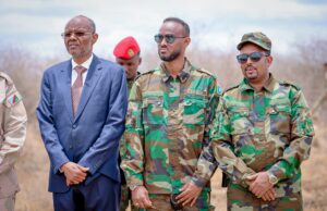Sawiro;l-Madaxweyne Laftagareen oo tababar u soo xiray Ciidamada Daraawiishta Koonfur Galbeed.