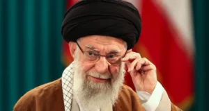 Kumuu ahaa Ayatollah Cali Khamenei.?
