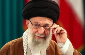 Kumuu ahaa Ayatollah Cali Khamenei.?