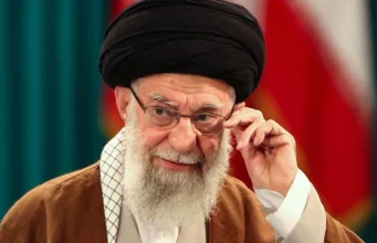 Kumuu ahaa Ayatollah Cali Khamenei.?