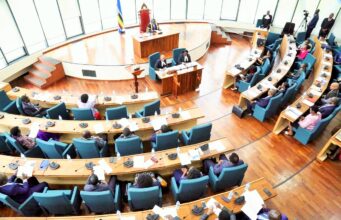 Maxaa ka jira in Dalalka xubnaha ka ah EAC in ay bixinayaan Mushaarka Xildhibaannada Dalladaas?