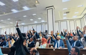 Baarlamaanka Soomaaliya oo maanta u fadhiya ansixinta Dastuurka Dalka ee wax ka baddelka lagu sameeyay