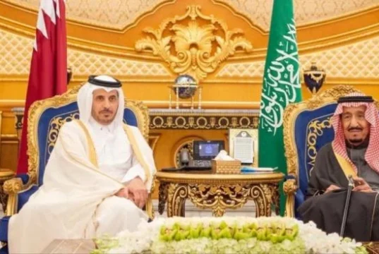 Waddamada Khaliijka Oo arkay ayagoo dhexda ka taagan safka hore ee dagaalka.