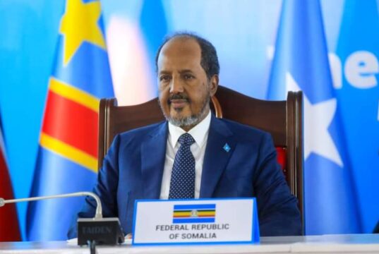 Madaxweyne Xasan shiikh oo ka qeeyb galayo Shir madaxeedka EAC oo maanta ka furmaya Tanzania