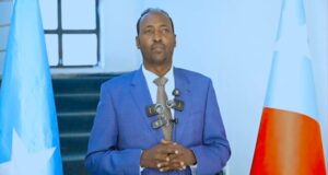 DEG DEG;- Wasiirka Amniga Koonfur Galbeed oo Beeniyay Wararka Diyaarad Ciidan oo La Soo Riday