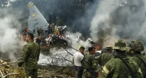 Diyaarad ku burburtay xadka Peru