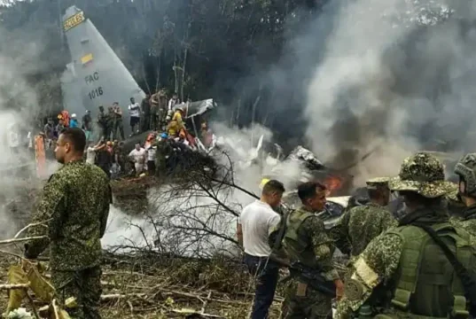 Diyaarad ku burburtay xadka Peru