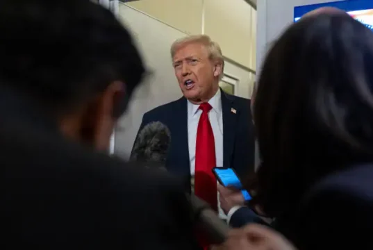 Trump oo weerar afka ah ku qaaday Soomaalida.