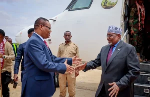 Guddoomiye Aadan madoobe ayaa soo gaaray Baydhabo .