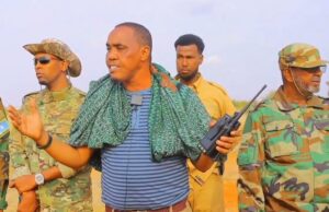 Taliyaha NISA ee Jubaland oo Kulamo Amni ku Qabtay Beledxaawo, Fariin Adagna U Diray Ciddii Carqaladeynaysa Amniga