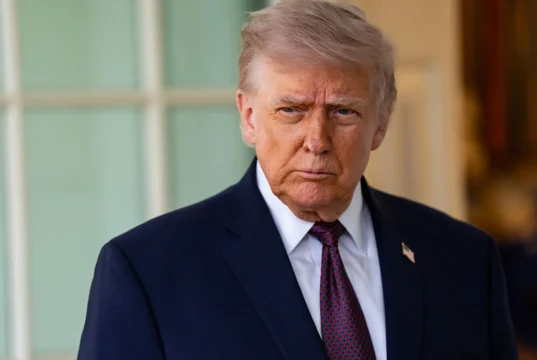 Trump oo ku wareeray soo afjaridda dagaalka Iiraan