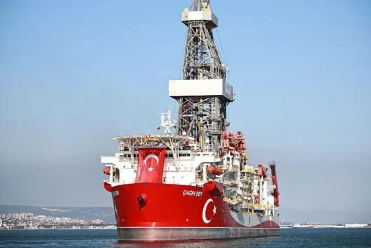 Dekedda Muqdisho ayaa waxa kasocda dhaweyneysa Markabka qodaya Shidaalka Dalka.