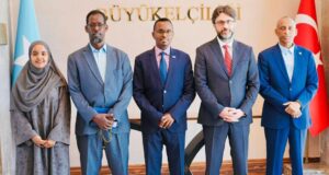 Maxay kawada hadleen Hantidhowraha JFS & Safiirka Turkiga ee Soomaaliya?