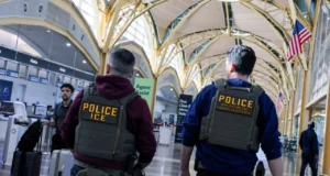 Dood qaanuuni ah oo ka taagan Haweenay & Carruurteeda ay Maxkamad Fasaxday balse Trump uu doonayo in uu masaafuriyo