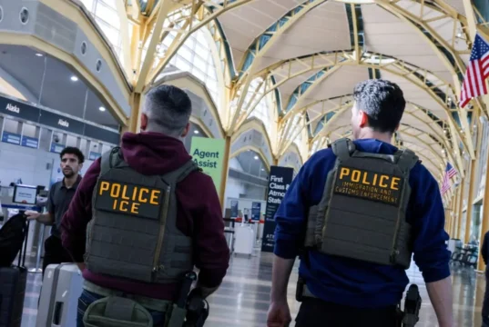 Dood qaanuuni ah oo ka taagan Haweenay & Carruurteeda ay Maxkamad Fasaxday balse Trump uu doonayo in uu masaafuriyo