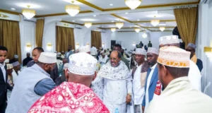 Sawiro;-Madaxweyne Xasan oo Duubabka dhaqanka u sheegay in awoodda Dalka dib loogu Celiyo Shacabka si qofka ay Rabaan u doortaan.