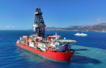 Markabka Turkiga ee Shidaalka ka qodaya Soomaaliya oo soo gaaray Xeebaha Dalka