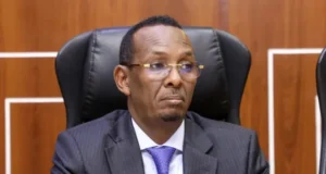 Sanbalooshe oo kahadlay dagaalka ay Dowldu ay kula jirto AS.