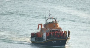 Tahriibayaal ku geeriyooday bada iyagoo isku dayaya inay ka gudbaan Faransiiska una gudbaan Ingiriiska.