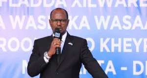 Soomaaliya oo wada qorshahii ay shidaalka iyo macdanta kuso soosari laheyd .