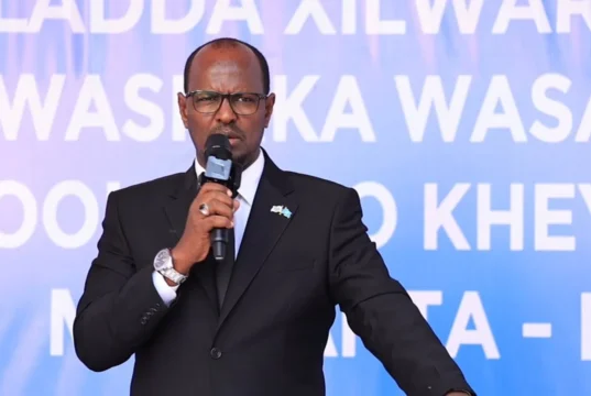 Soomaaliya oo wada qorshahii ay shidaalka iyo macdanta kuso soosari laheyd .