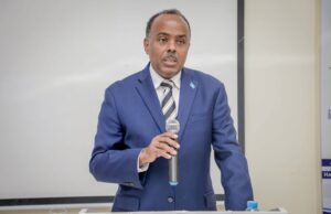 Wasiiru Dowlaha Arrimah Dibadda Soomaaliya sidee ayuu u arkaa bannaanbaxa uu mucaaradka ku baaqay?