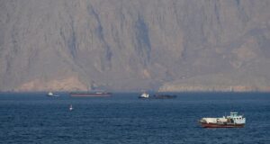 Maraykanka oo ku guuldaraystay in uu si awood ah u gudbiyo Maraakiibta ku xayrian Marinka Hormuz