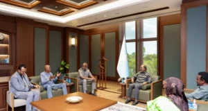 Maxeey ka wada hadleen Madaxweyne Xasan Sheekh iyo bulshada rayidka ah ee Soomaaliyeed.?