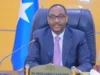 Madaxweyne Deni oo la filayo inuu soo gaaro Magaalada Muqdisho.