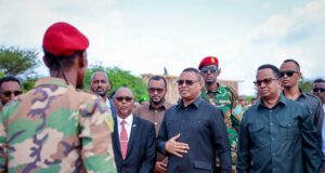Hoggaamiyaha KMG ah ee Koofur Galbeed & wafdi la socda oo gaaray Diinsoor
