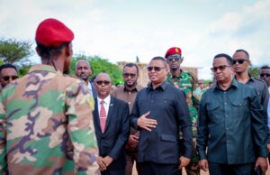 Hoggaamiyaha KMG ah ee Koofur Galbeed & wafdi la socda oo gaaray Diinsoor