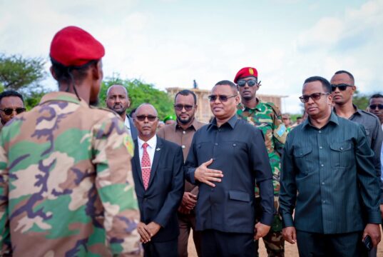 Hoggaamiyaha KMG ah ee Koofur Galbeed & wafdi la socda oo gaaray Diinsoor