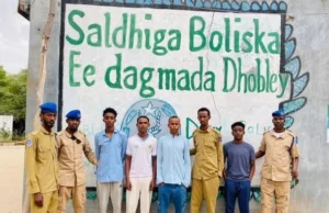 DG Jubbaland oo gacanta ku dhigtay Dhallinyaro Tahriib u socotay oo kasii tallaabaysay Magaalada Dhoobley.