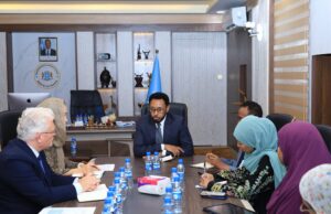 Maxay kawada hadleen Wasiirka Maaliyadda XFS & Wafdiga ka socday QM?