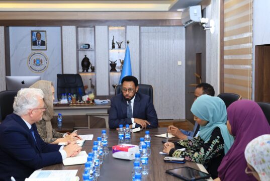 Maxay kawada hadleen Wasiirka Maaliyadda XFS & Wafdiga ka socday QM?