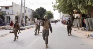 Dowladda Soomaaliya: Howlgal ka dhan ah kooxo hubeysan oo mucaaradku abaabuleen ayeey ku sheegeen inuu gabagabo maraya