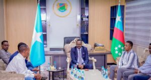 Sawiro;-Guddoomiyaha golaha wakiillada koofur galbeed oo qaabilay madaxda iyo agaasimeyaasha warbaahinta baydhabo