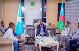 Sawiro;-Guddoomiyaha golaha wakiillada koofur galbeed oo qaabilay madaxda iyo agaasimeyaasha warbaahinta baydhabo
