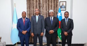 South West State Leader Sheikh Aadan Madoobe Meets African Union Deputy Envoy in Mogadishu