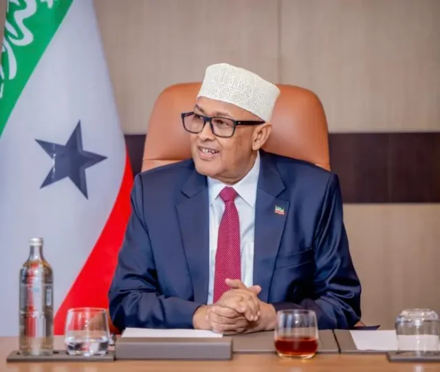 Abdiraxmaan-ciro-Somaliland-696x588