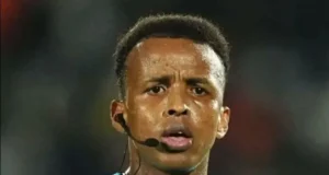 FIFA Oo Caddeysay Mowqifkeeda Rasmiga Ah Ee Kiiska Garsoore Cumar Cabdqaadir Cartan.
