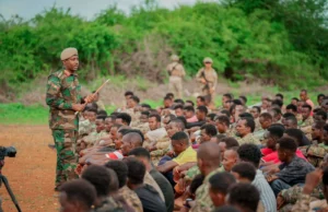 Sawiro;- Dowladda Soomaaliya oo Tababar uga Furtay Baydhabo Boqolaal Askari.